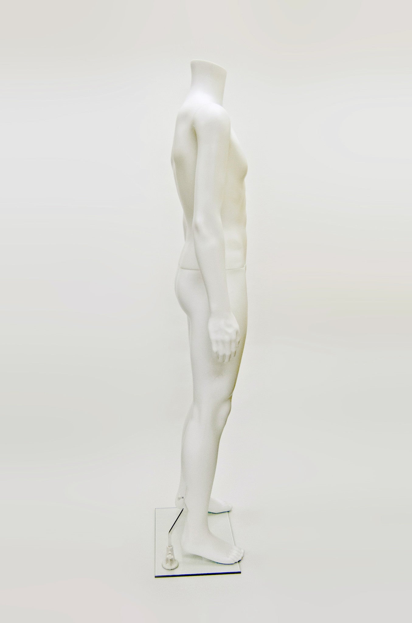Male Mannquin Side